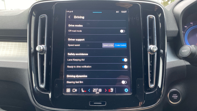 Volvo XC40 2.0 B4P Plus Dark 5dr Auto Petrol Estate